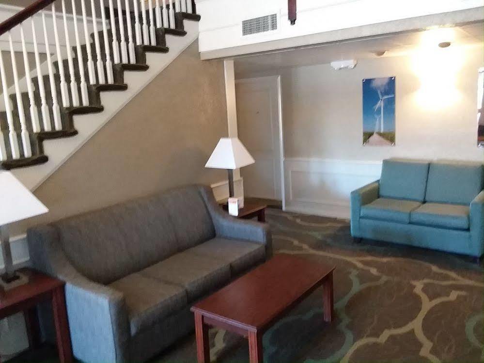 Quality Inn & Suites Des Moines - Merle Hay Road Urbandale Exterior photo